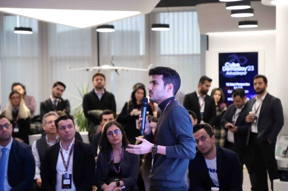 Derin Teknoloji Girişimleri Cube Demoday Sahnesinde
