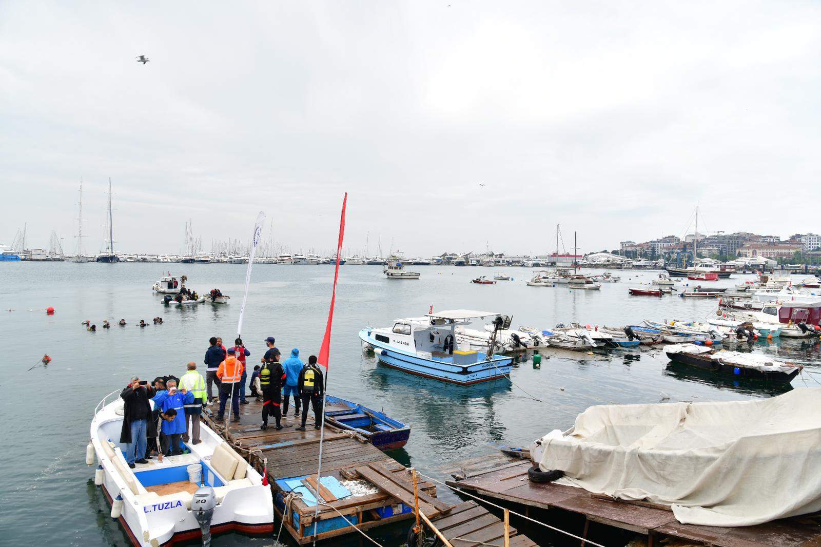Pendik Sahilinde Deniz Dibi Temizliği Etkinliği Düzenlendi