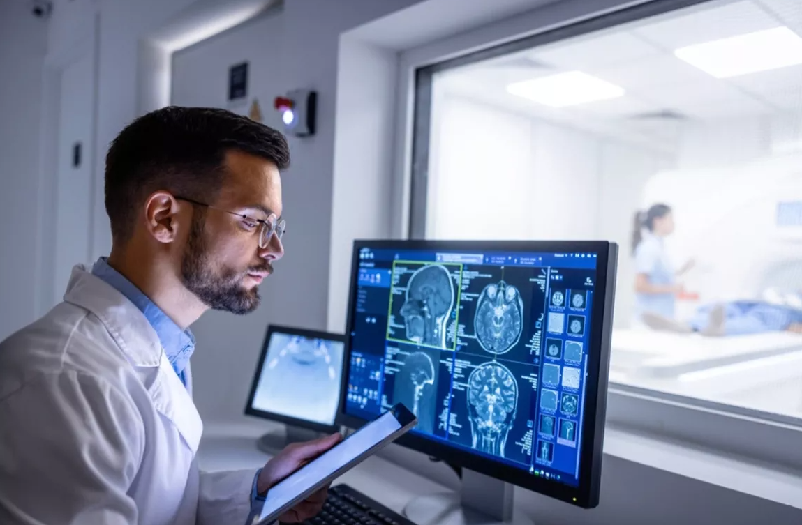 7/24 Life-Saving Instant Report in Radiology