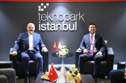 Mr. Abdurrahman Kaan, one of our former MÜSİAD Presidents, visited the Teknopark Istanbul stand at IDEF 2025. img-1